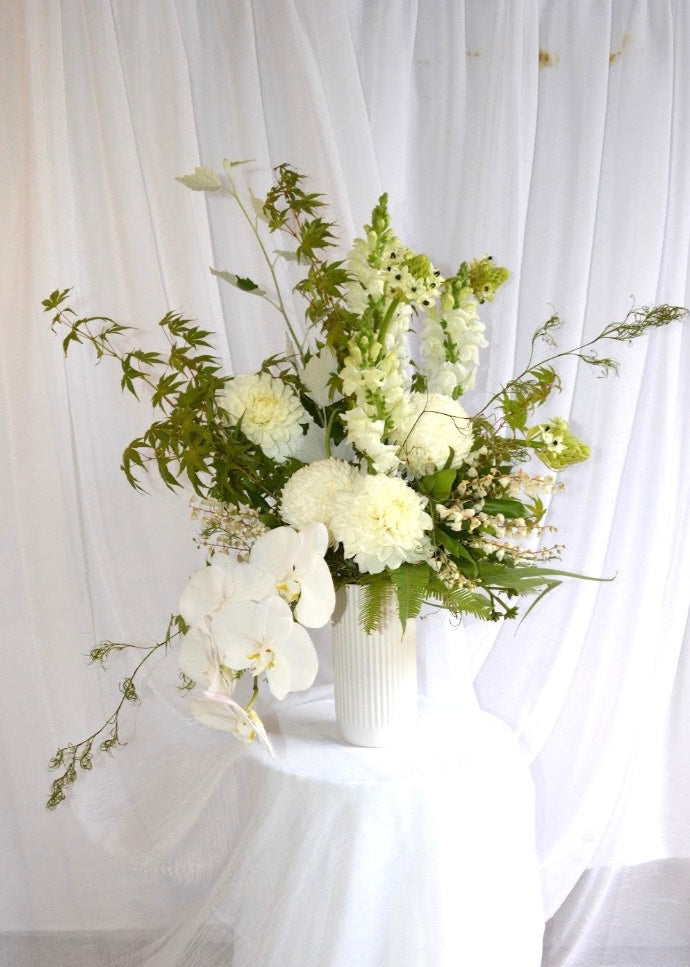 Extravagant white and green bouquet